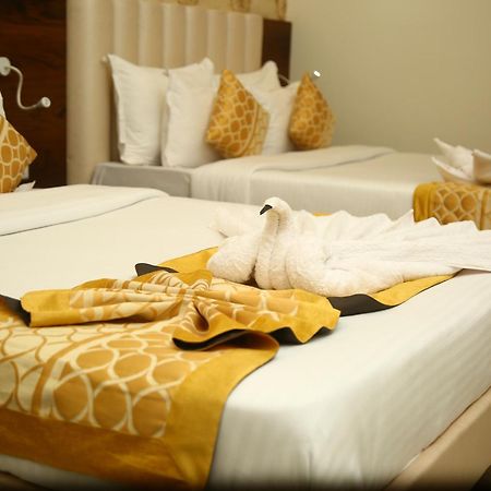 Hotel Manas Plus Khandwa Exterior photo