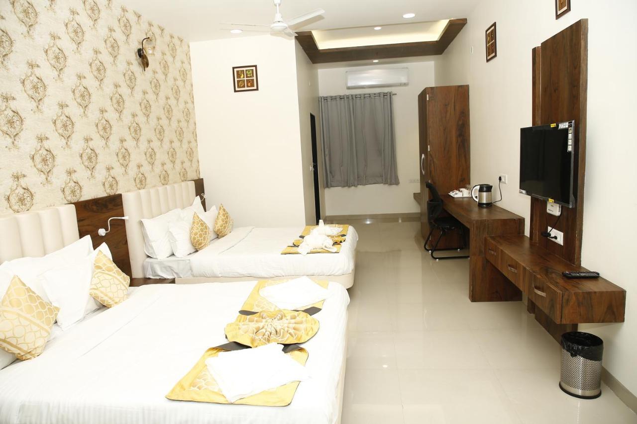 Hotel Manas Plus Khandwa Exterior photo