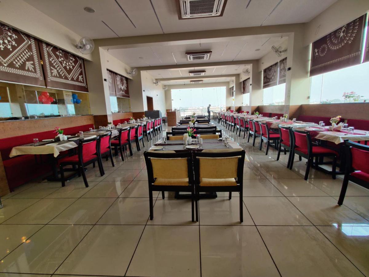 Hotel Manas Plus Khandwa Exterior photo