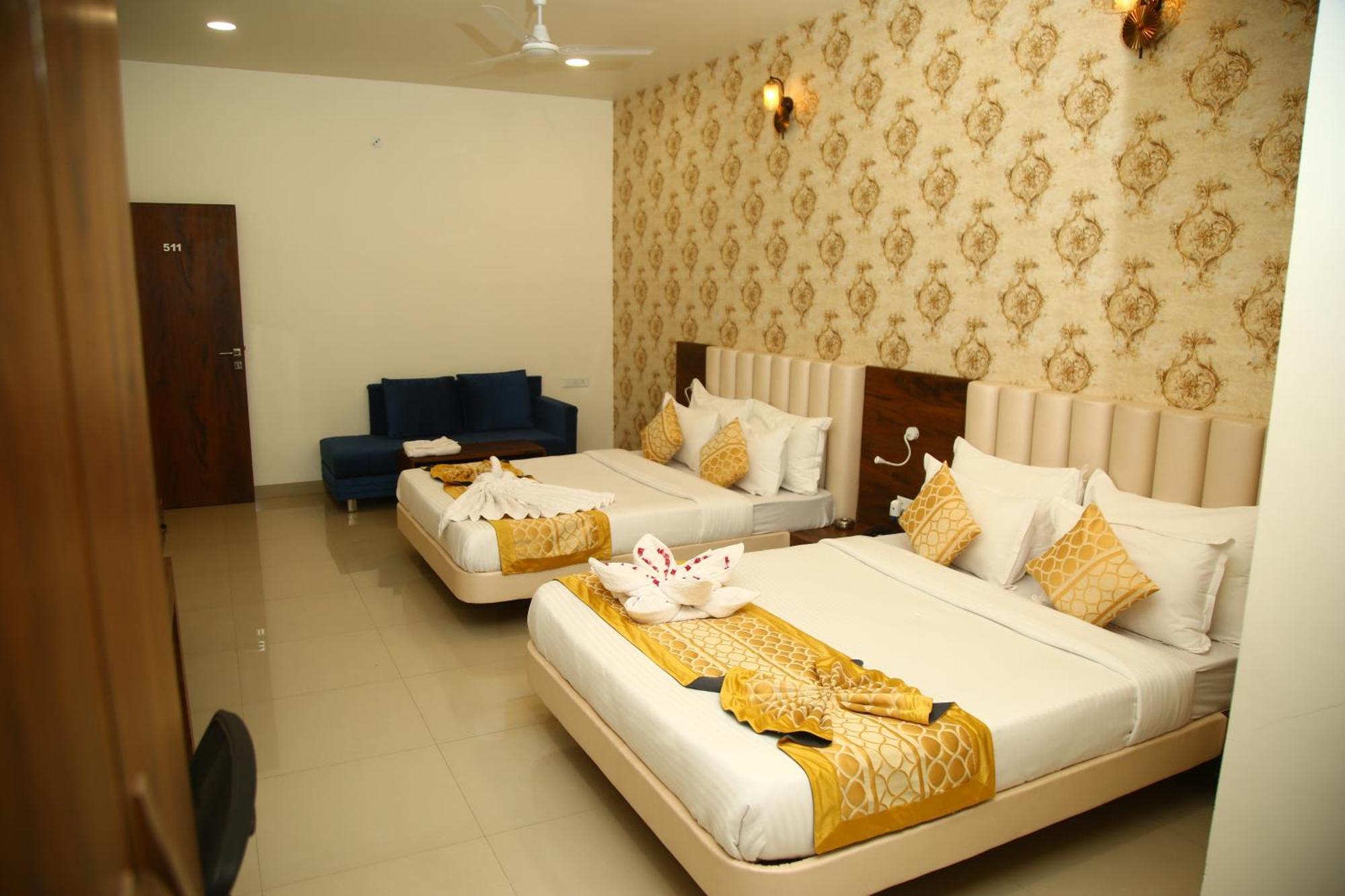 Hotel Manas Plus Khandwa Exterior photo